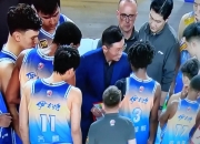 江南体育网站-新疆队前队友盛大结婚，伊福西尔扎提亲临祝贺，昔日两队