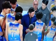 江南体育网站-新疆队前队友盛大结婚，伊福西尔扎提亲临祝贺，昔日两队