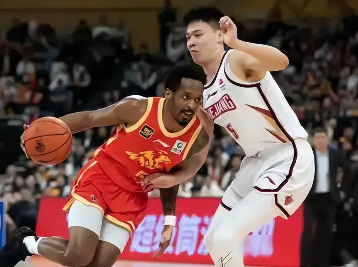 关于热那亚战无不胜，攀升积分榜的信息