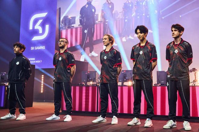 连续不敌FLY和FUR，C9成为2025EWC第二支被淘汰的队伍