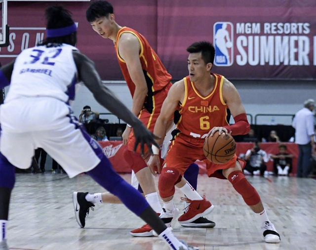 包含郭艾伦NBA夏季联赛集锦：对阵国王砍下20分5助攻的词条