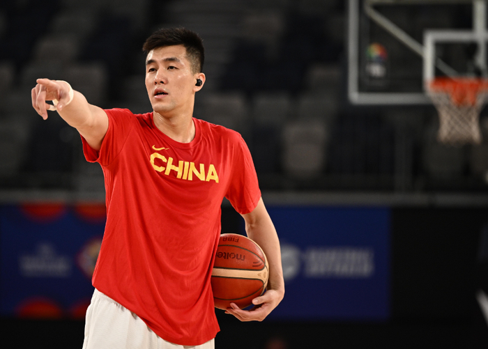包含郭艾伦NBA夏季联赛集锦：对阵国王砍下20分5助攻的词条